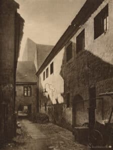 The front courtyard at Stralauer Strasse No. 44